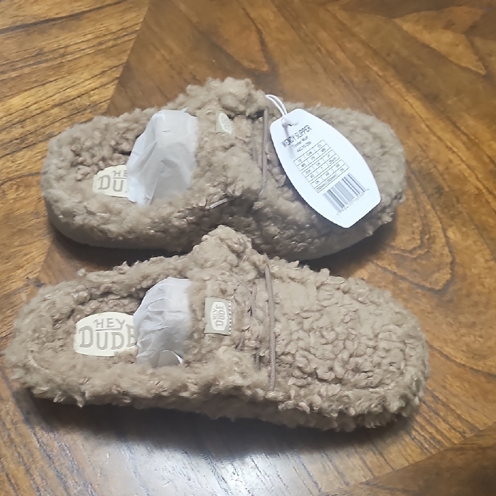 Hey Dude Wendy Timber Wolf Fuzzy Slippers - Picture 3 of 7